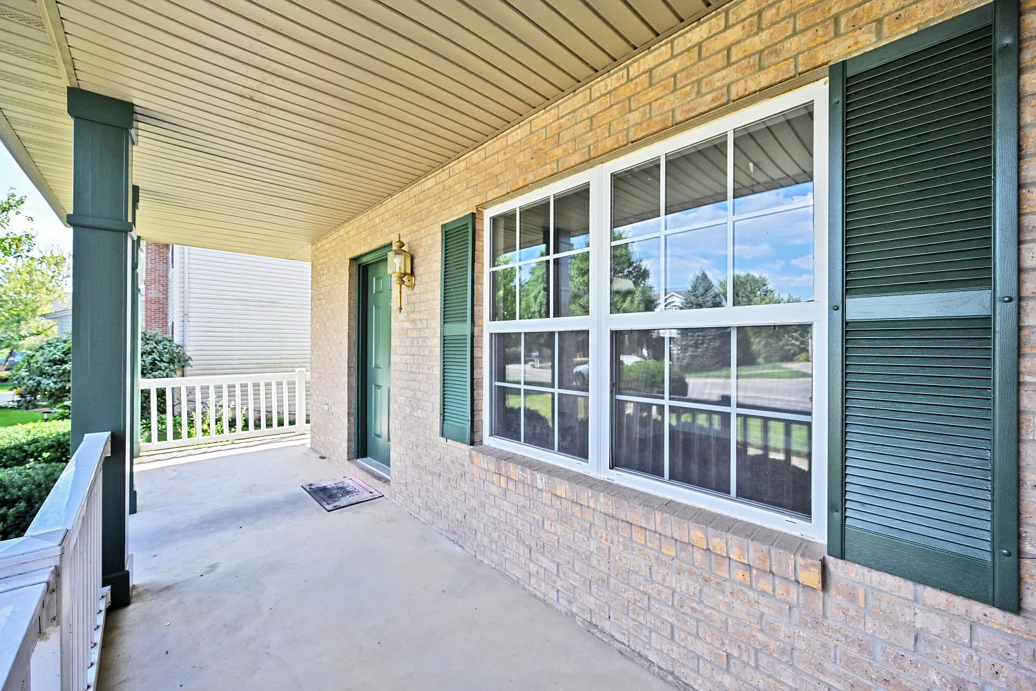 4 bed, 2.5 bath, 3000 sqft, $3,200 — Photo 4