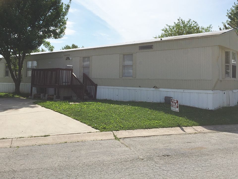 1st image of 31 Forsythia Dr