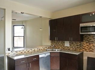 651 W Armitage Ave, Chicago, IL 60614