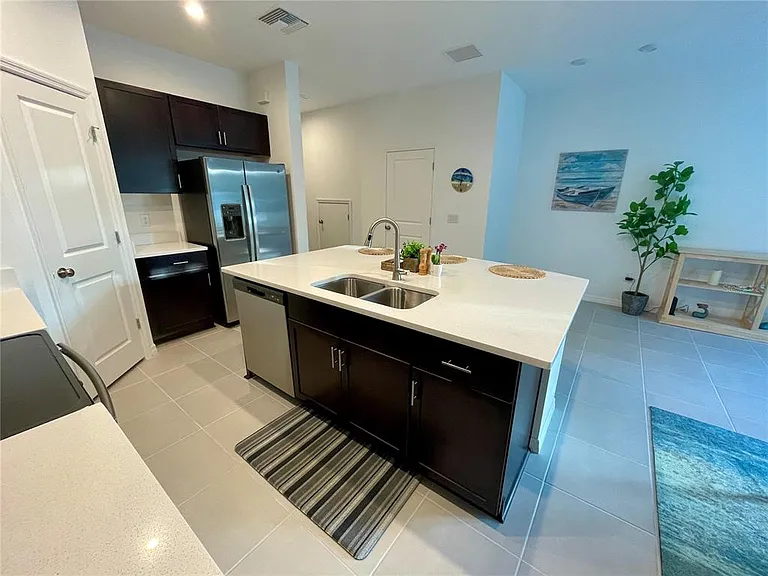 6417 Fairmont Ln — Photo 4