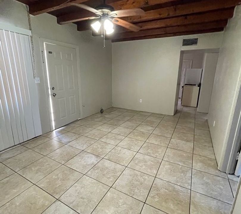 1st image of 2620 N Stone Ave #Stone2620-12