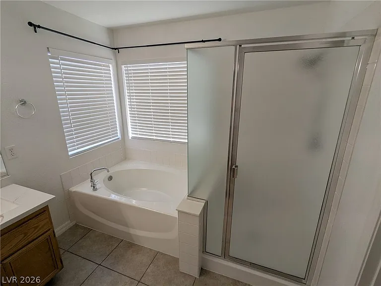 1016 Royal Plum Ln — Photo 9