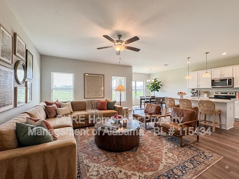 4 bed, 2.0 bath, 1848 sqft, $1,945 — Photo 2