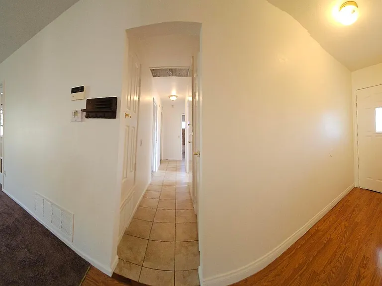 2272 Toluca Dr — Photo 15