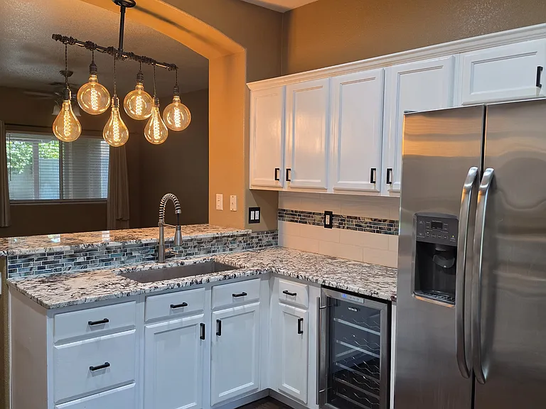12513 W Adams St — Photo 3