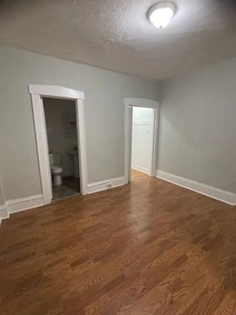 370 Ellis Street — Photo 4
