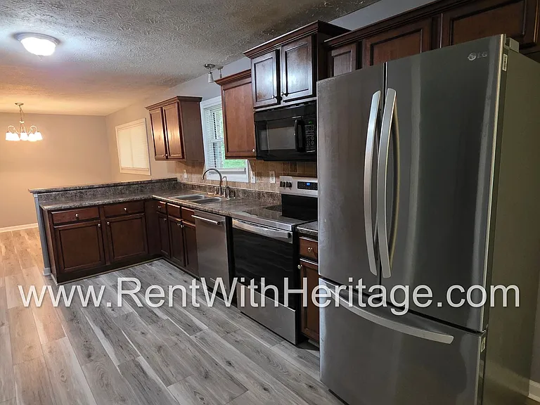 6190 Knights Ln — Photo 18