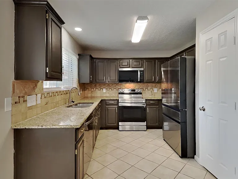 1211 Atlanta Dr — Photo 10