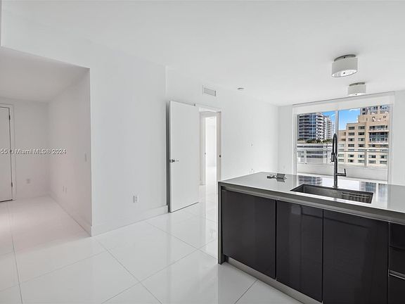 4th image of 1080 Brickell Ave Unit 1806