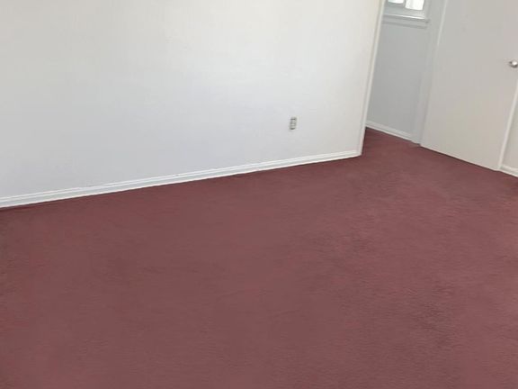 Large Master Bedroom with Walkin-in Closet.