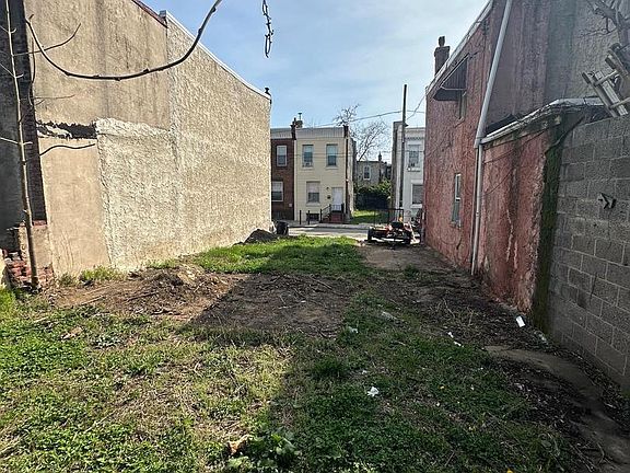 4th image of 2305 W Sergeant St