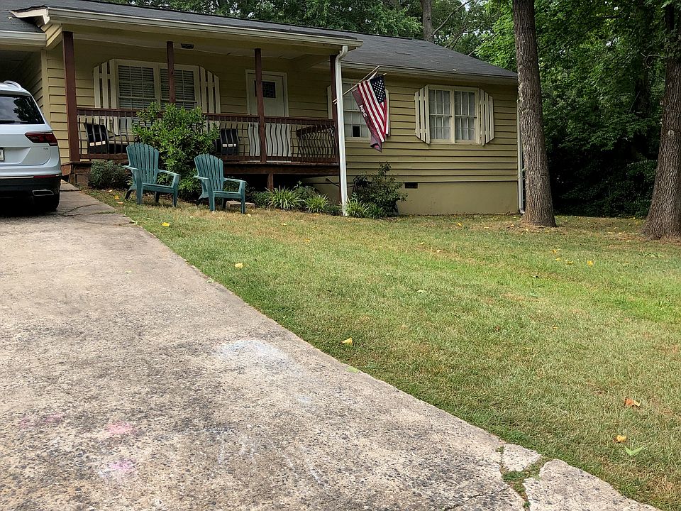 2nd image of 4800 Oak Grove Dr