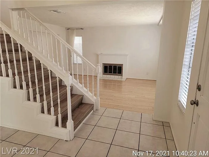 3 bed, 2.5 bath, 2369 sqft, $3,095 — Photo 3