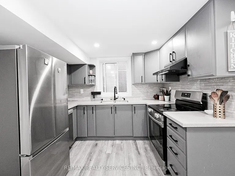 8 Yeoman Dr #BASEMENT — Photo 9