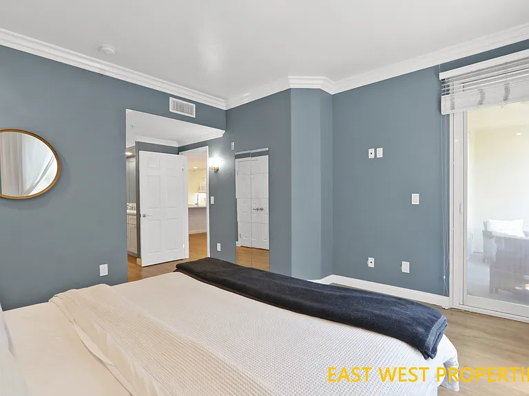 2243 Martin #314 — Photo 15