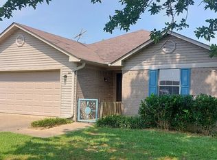 22 Marshall Rd N, Vilonia, AR 72173