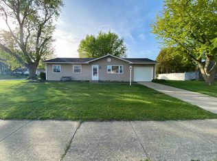 2802 Hampton Rd, Mishawaka, IN 46544