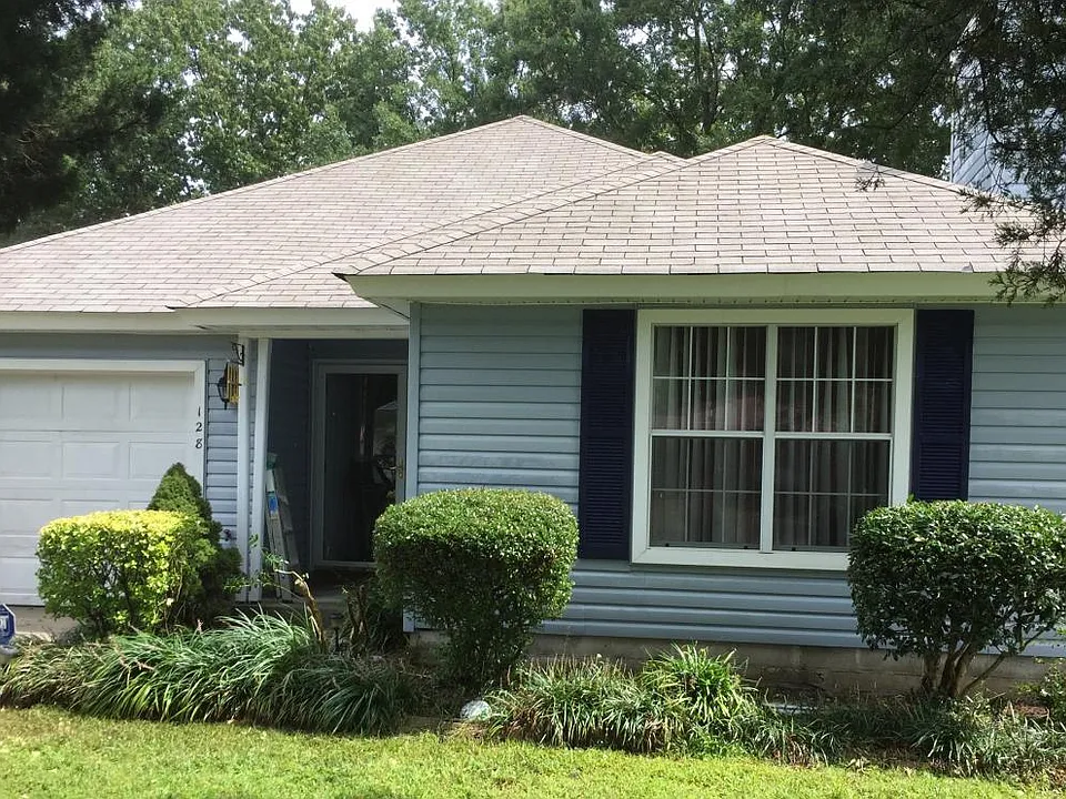 128 Ackiss Ave