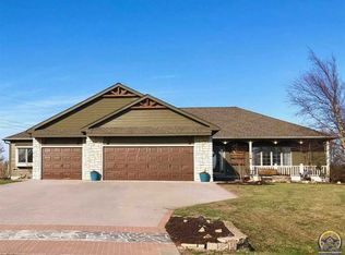 7744 SW 17th St, Topeka, KS 66615