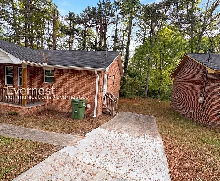 711 W Creek Cir — Photo 3
