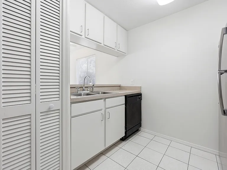 2208 Marsh Point Rd #2208 — Photo 4