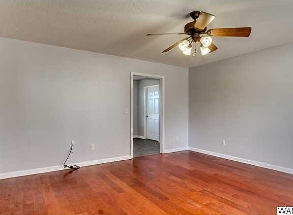 4th image of 3152 38th Ave
