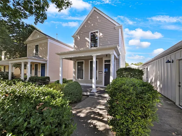 3225 S Mester St, Saint Charles, MO 63301