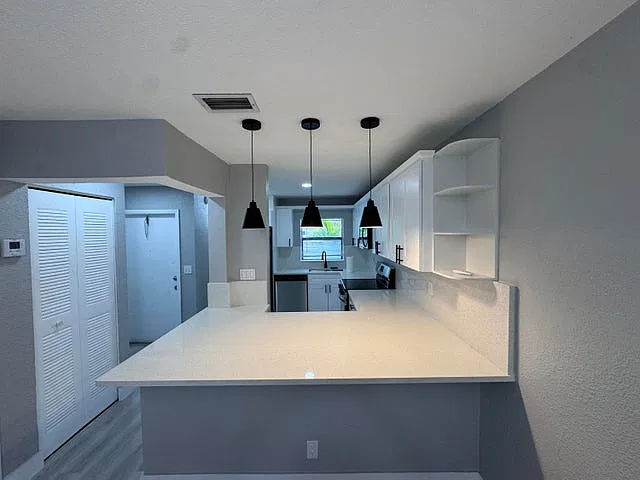 3 bed, 2.5 bath, 1257 sqft, $2,990 — Photo 4