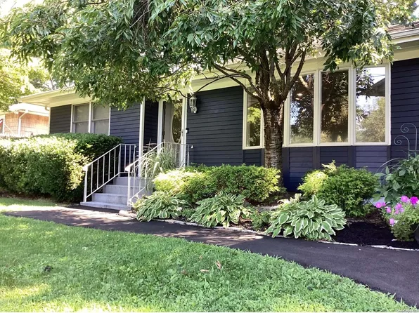 25 Beacon Drive, Sound Beach, NY 11789