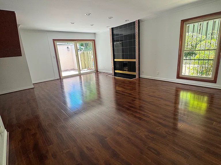 4153 W Sarah St — Photo 8
