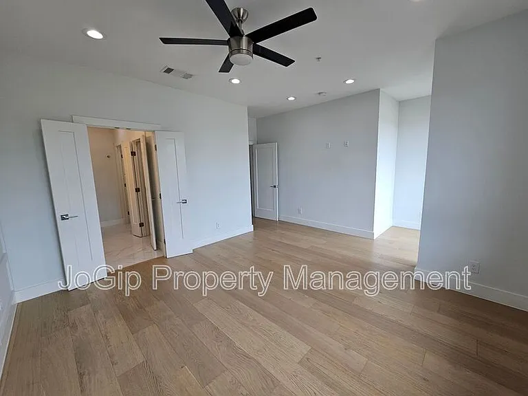 2620 Valley View Ln #102 — Photo 23