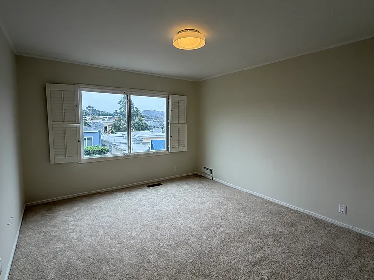 Lake Vista Ave — Photo 8