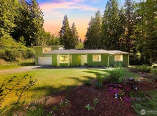 4441 Forgotten Ln, Clinton, WA 98236