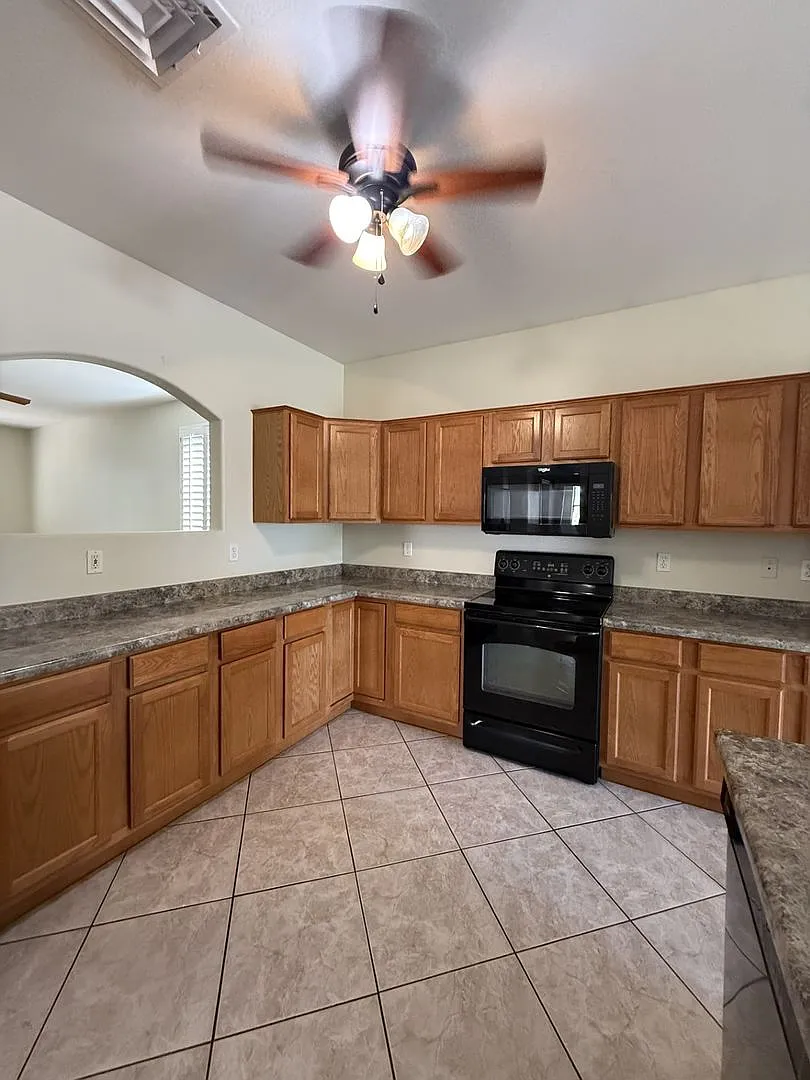 Power Ranch 4 Remodeled home! — Photo 4