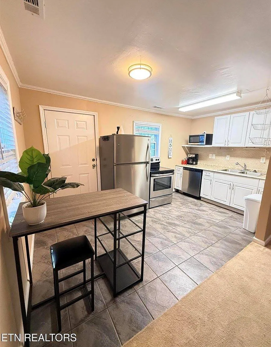 1 bed, 624 sqft, $1,800 — Photo 3