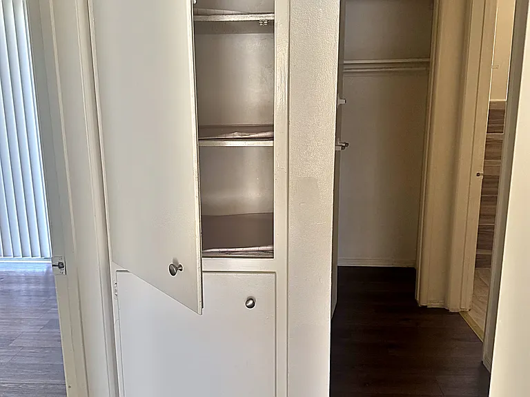 407 Violet Ave #E — Photo 14