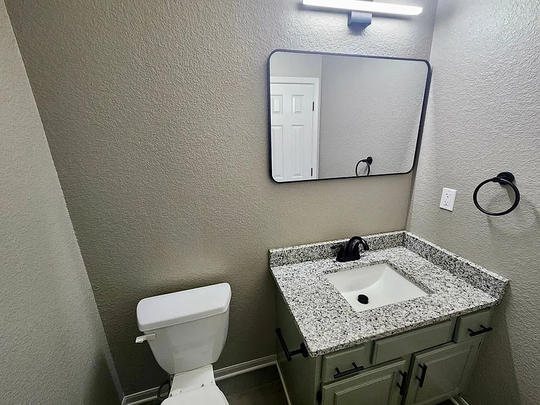 408B SE Chelsey Ln — Photo 9