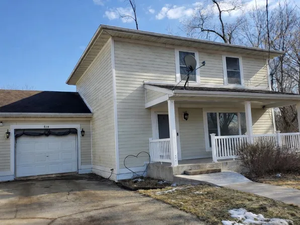 814 Cambridge Ave, Rockford, IL 61102