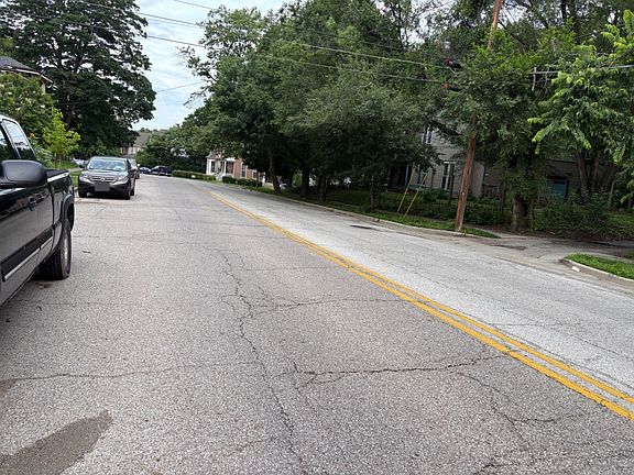 4th image of 1411 Ferry St