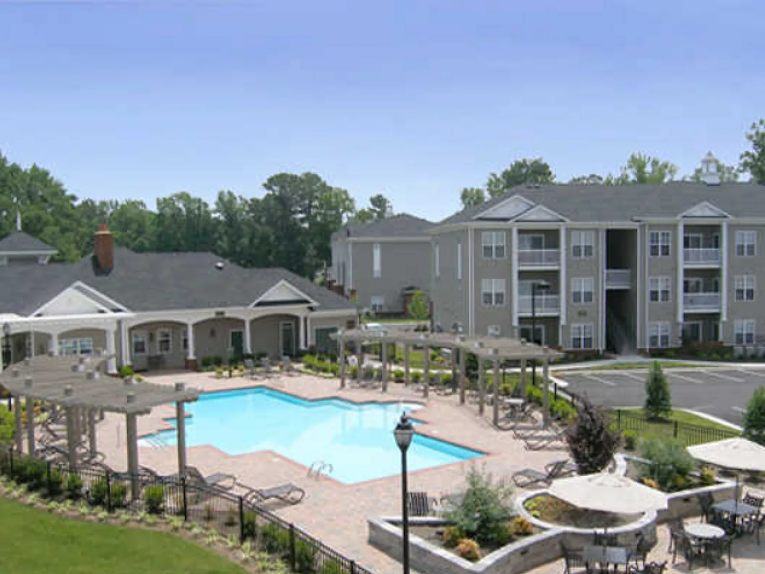 Eagle Harbor Apartments — Photo 4