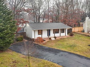 25 Carson Cir, Stuarts Draft, VA 24477