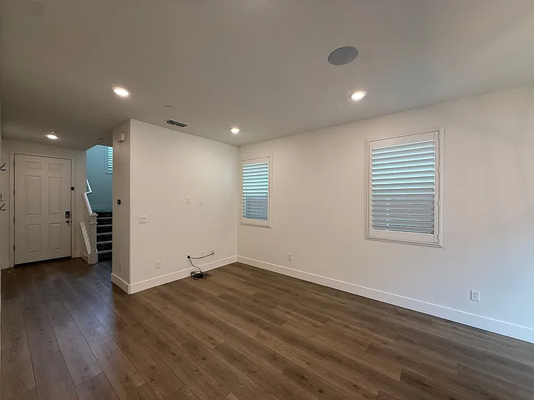9941 Del Surf Ln — Photo 2