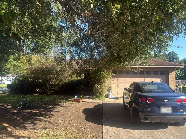 305 Still Forest St, Liberty, TX 77575