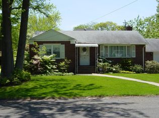 40 Tarring St, Staten Island, NY 10306
