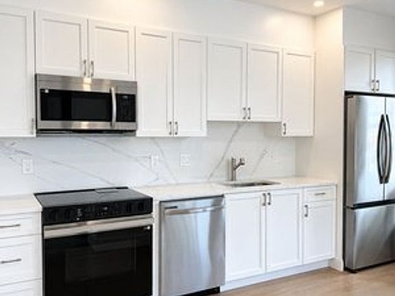 4th image of 36 Colborne Rd #2L