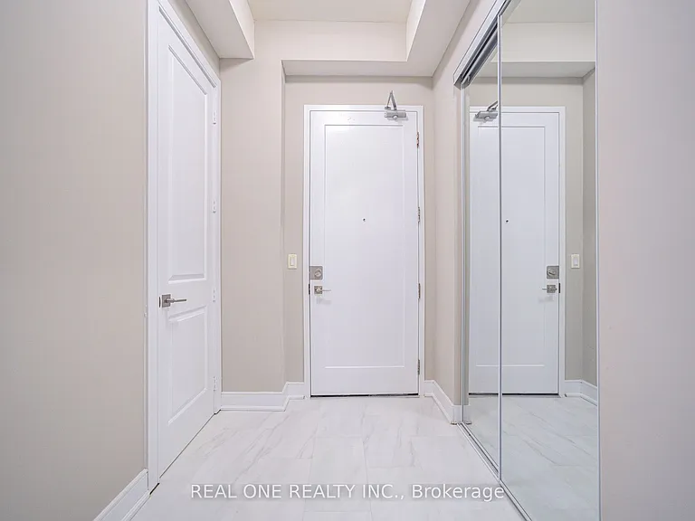 150 Main St W #409 — Photo 27