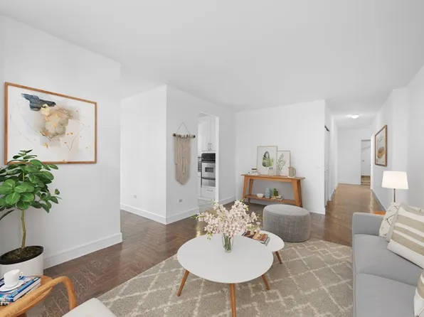 200 Riverside Boulevard image 5 of 11