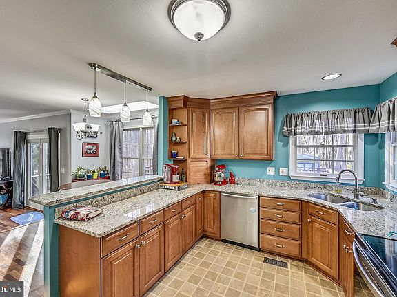 5th image of 8130 Equestrian Dr