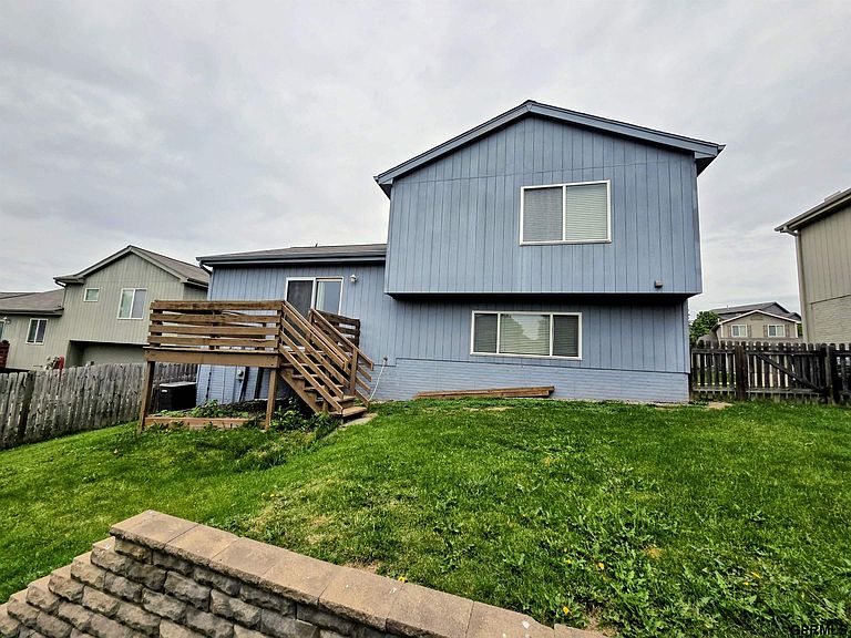 Listing photo 4