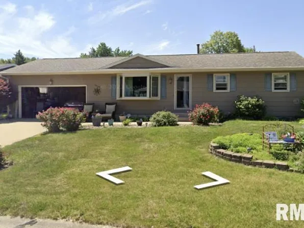 1004 5th St #A, Hampton, IL 61256